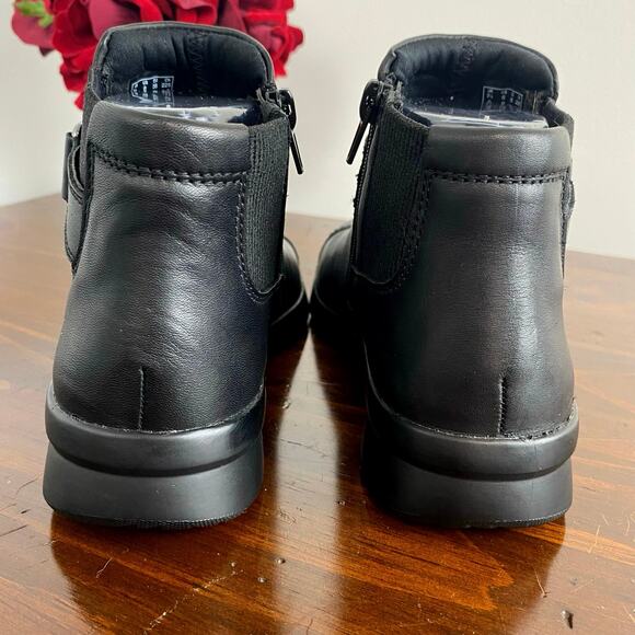 Clarks Women's Collection Black Leather Ellowyn Strap Boots Size 6 New - Picture 5 of 13